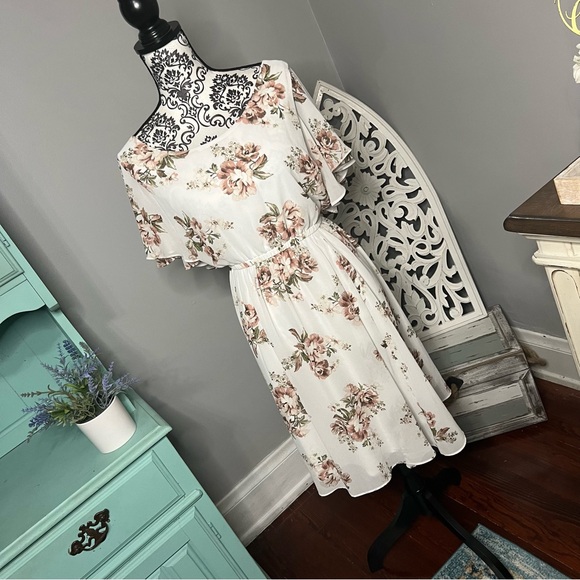 Torrid Boho Floral Chiffon Flutter Sleeve Skater Dress Size 1X Bridal Beach - Picture 2 of 16